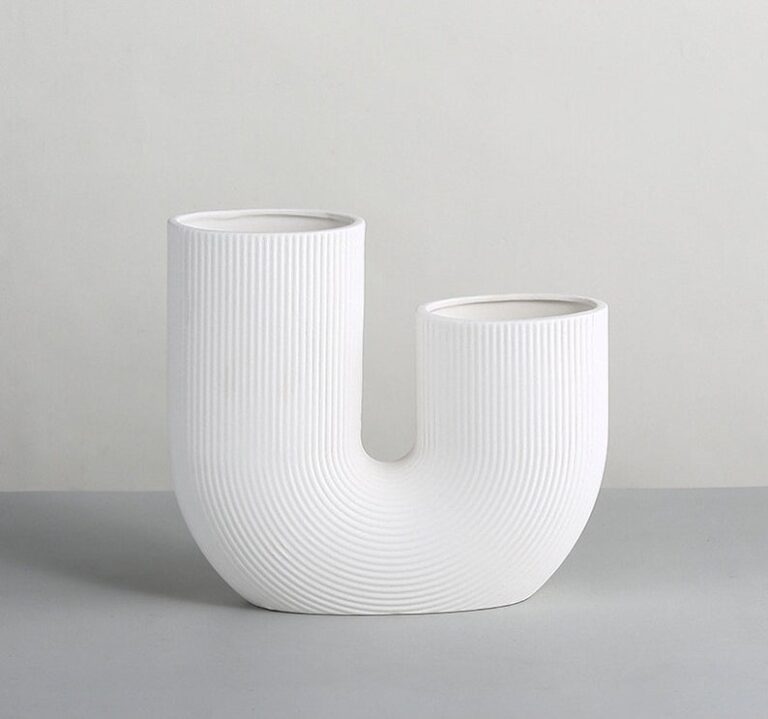 u shaped asymmetric vase